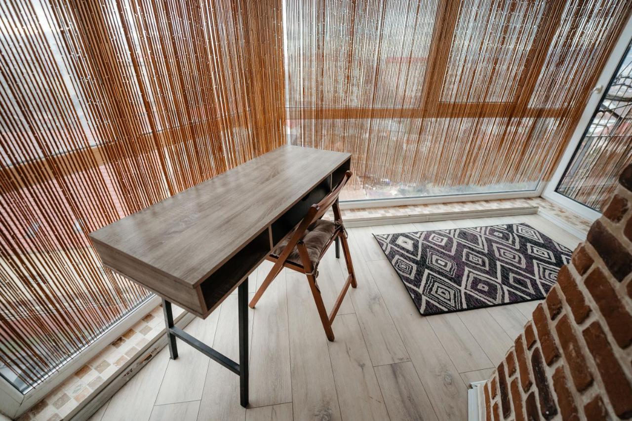 Bright And Cozy Design Apt With Office Apartman Kolozsvár Kültér fotó