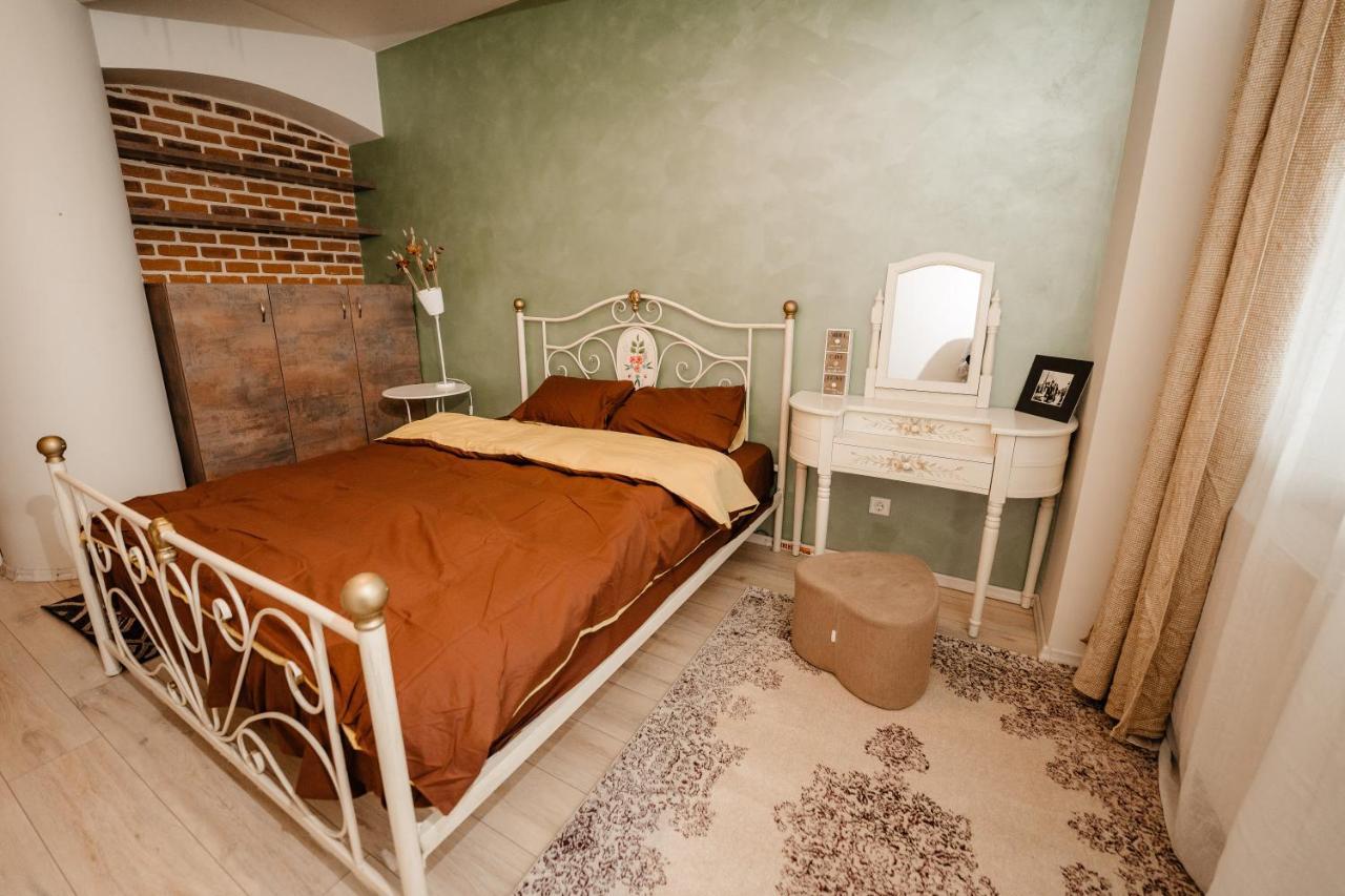 Bright And Cozy Design Apt With Office Apartman Kolozsvár Kültér fotó