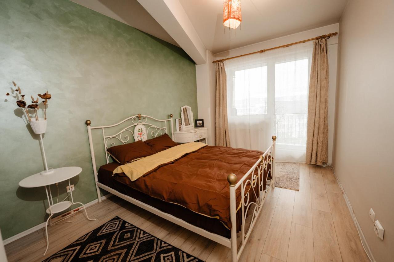 Bright And Cozy Design Apt With Office Apartman Kolozsvár Kültér fotó